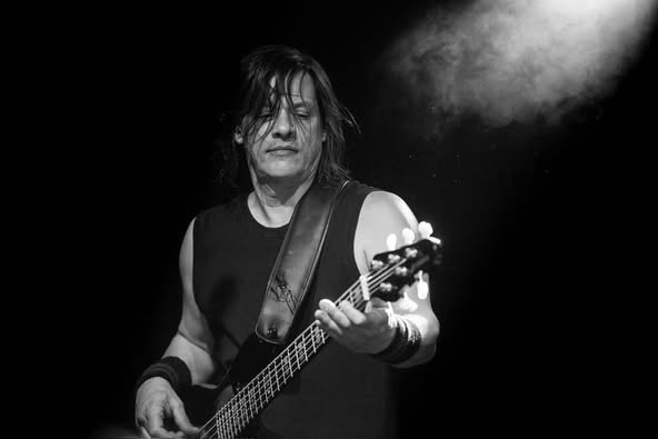 Read more about the article Pete Ramsey Bartonville IL Car Accident, Bass Player Died In Crash After Show at Lake of the Ozarks